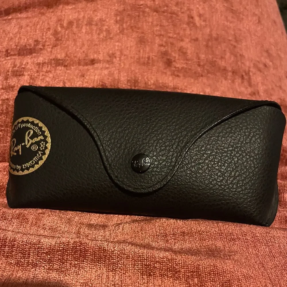 Ray-Ban aviator‎ black snap case